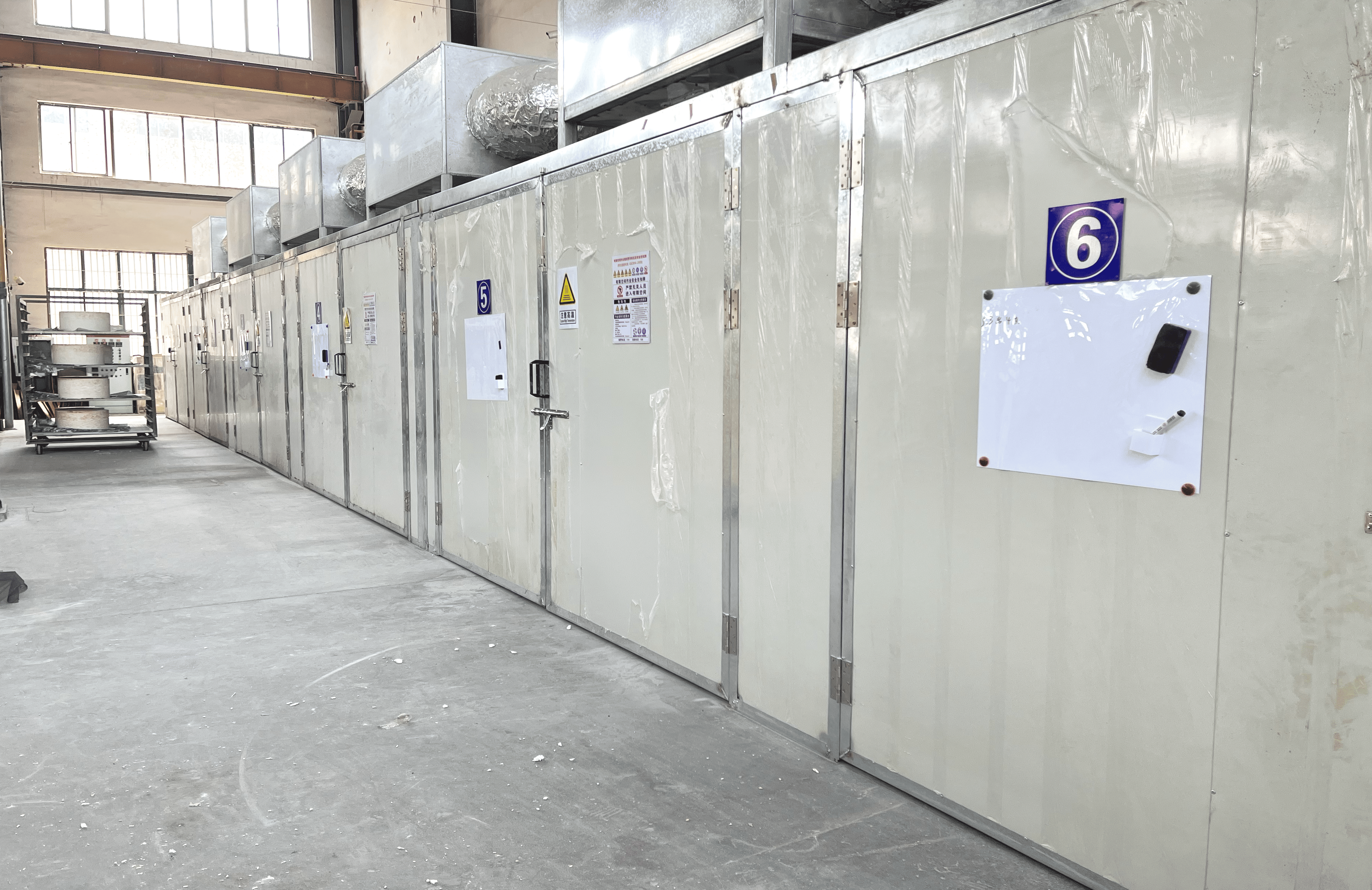 What is the Heat Resistance Temperature of Lightweight Insulating Refractory Bricks?